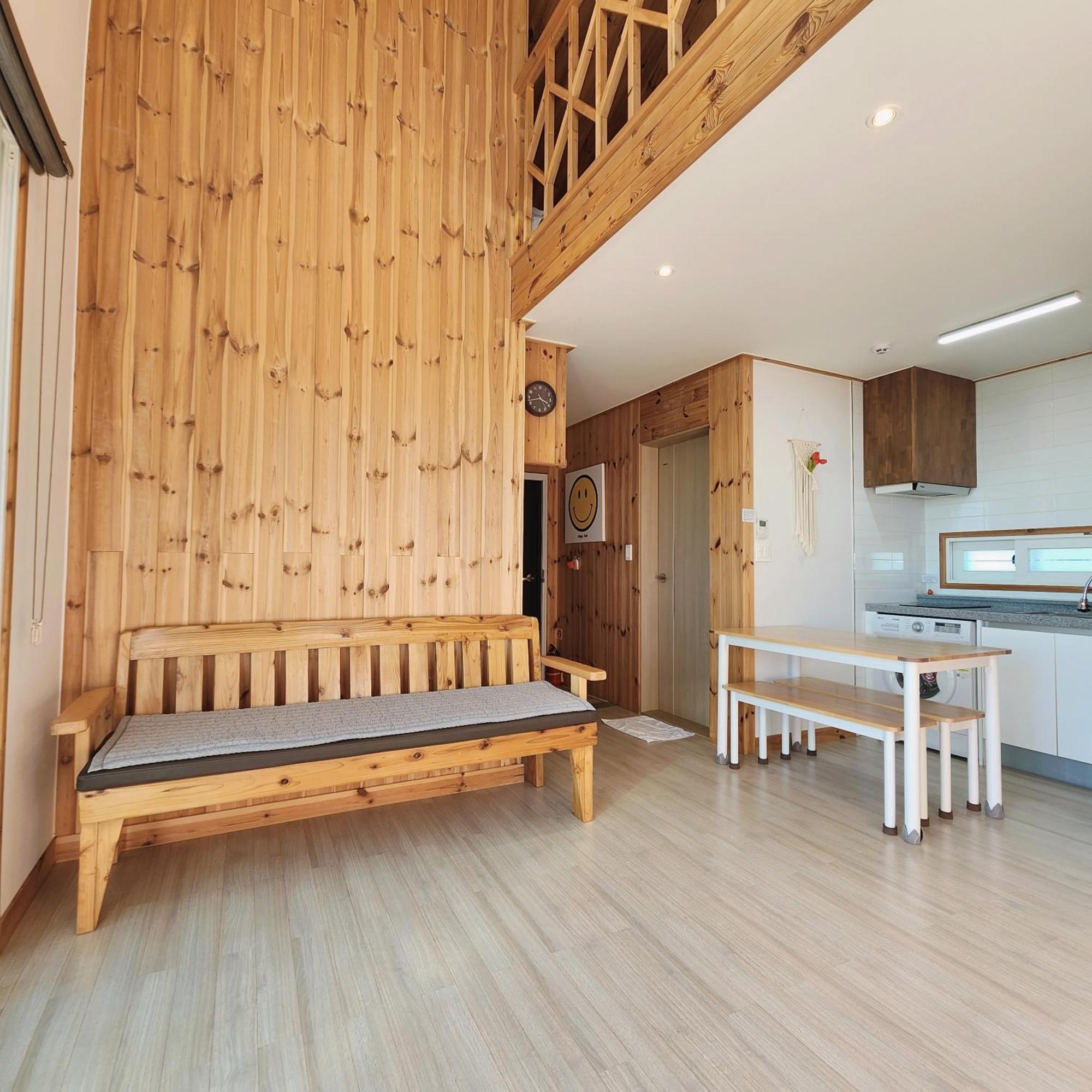 Jeju 542 Pension ซอกวีโพ ภายนอก รูปภาพ