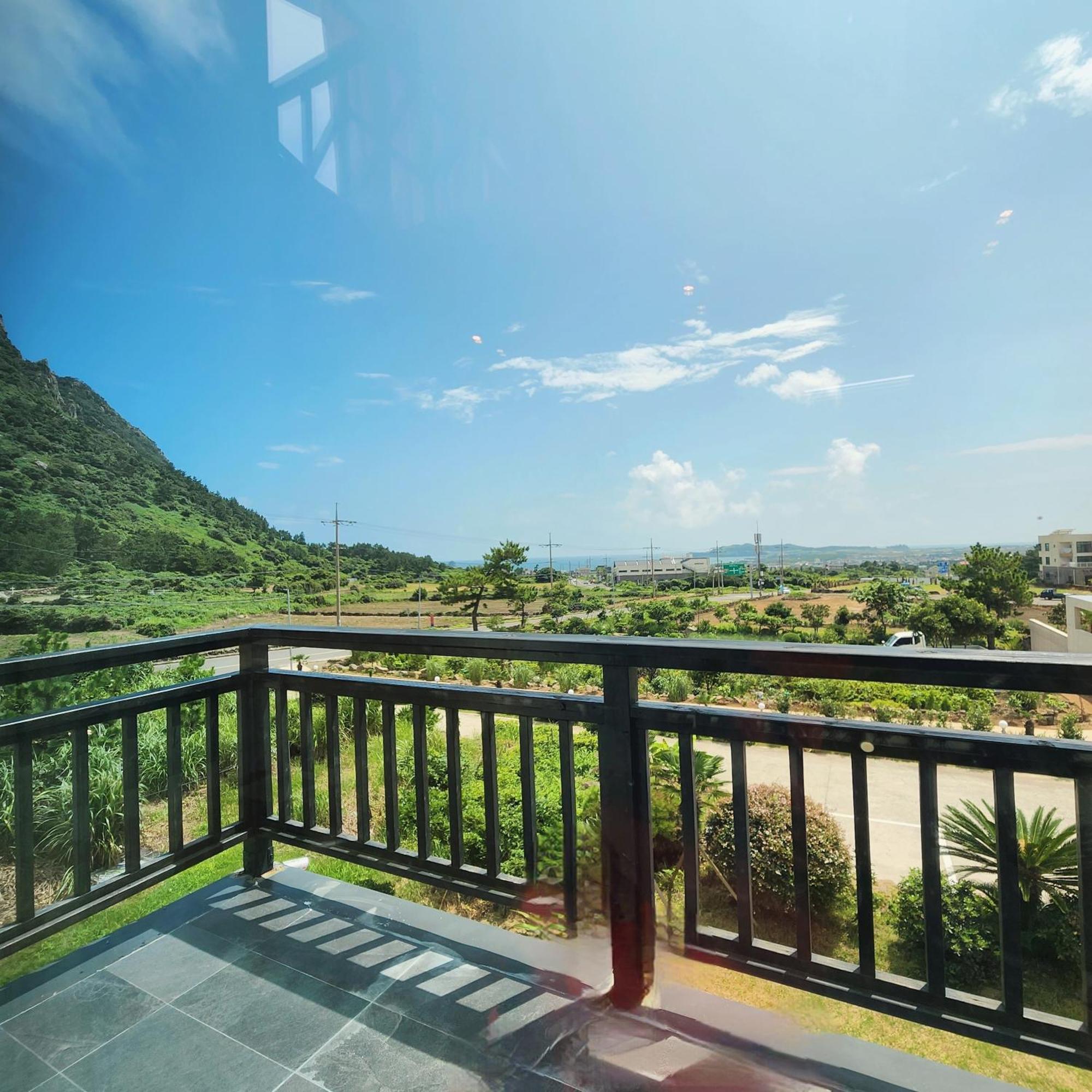 Jeju 542 Pension ซอกวีโพ ภายนอก รูปภาพ
