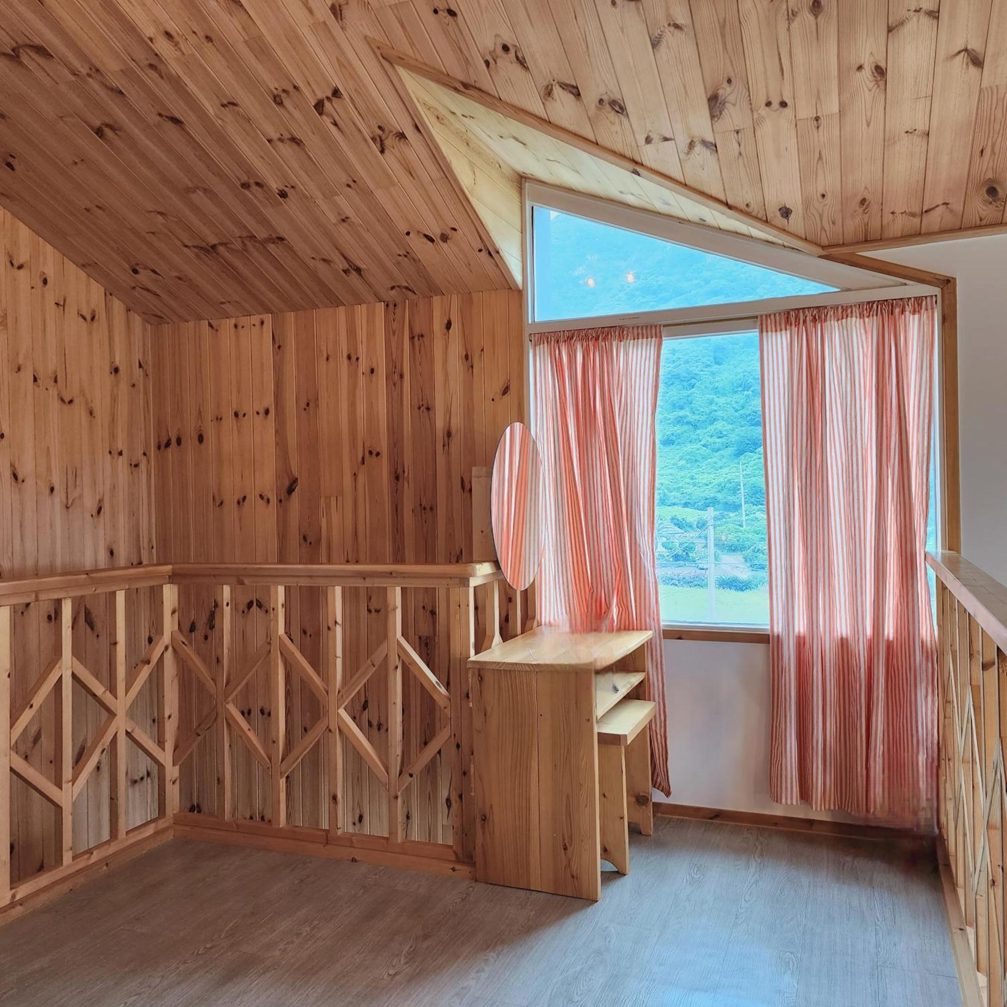Jeju 542 Pension ซอกวีโพ ภายนอก รูปภาพ