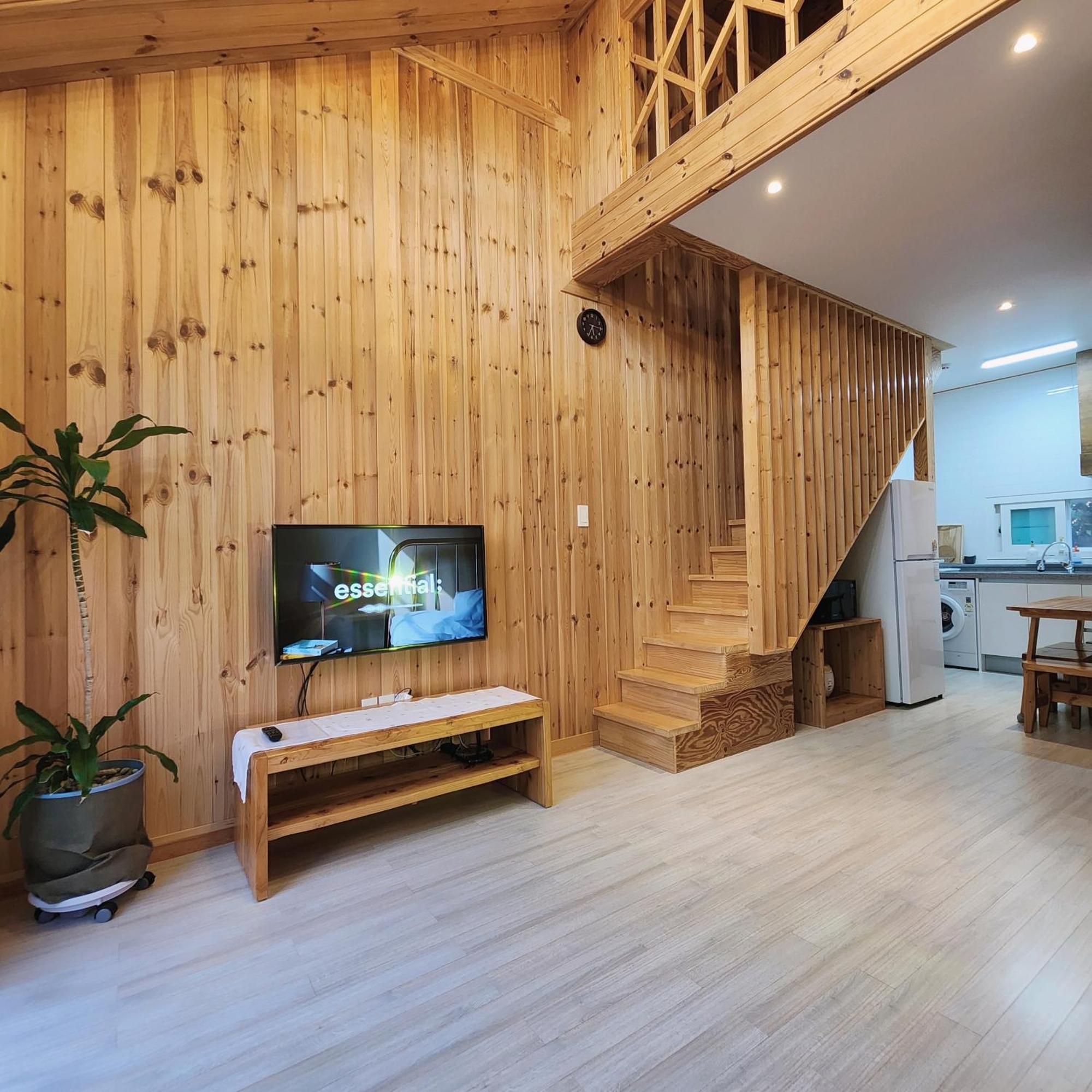 Jeju 542 Pension ซอกวีโพ ภายนอก รูปภาพ